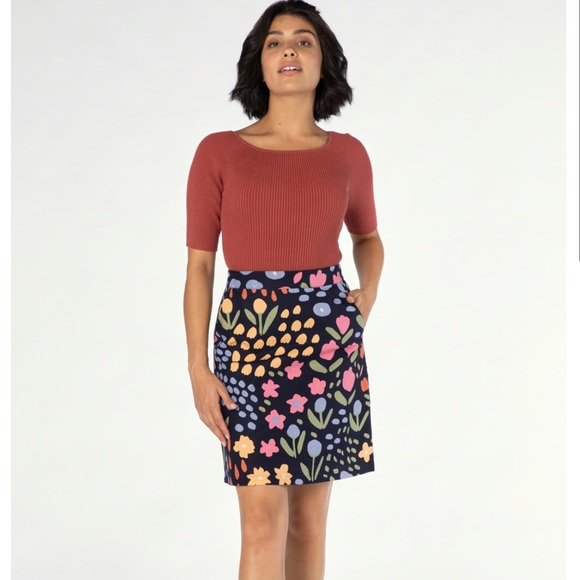 Dresses & Skirts - Cute Floral Spring Skirt